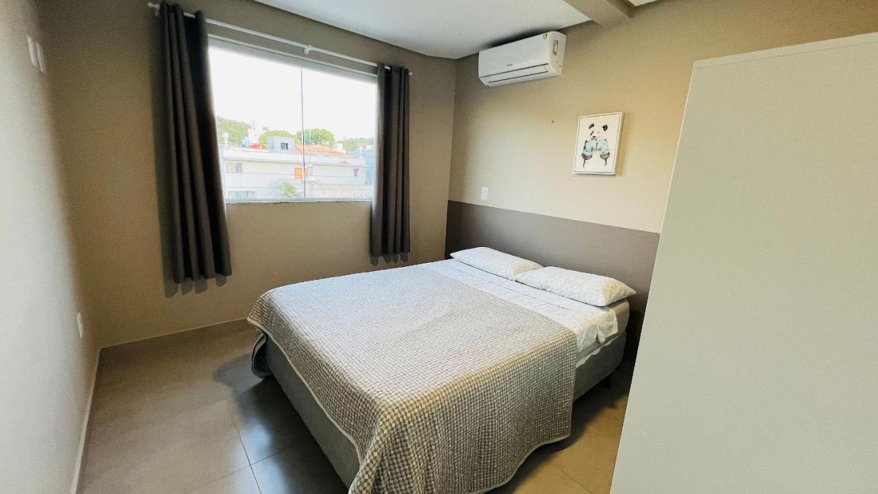 Residencial Tia Dilma Apartment Бомбиняс Екстериор снимка