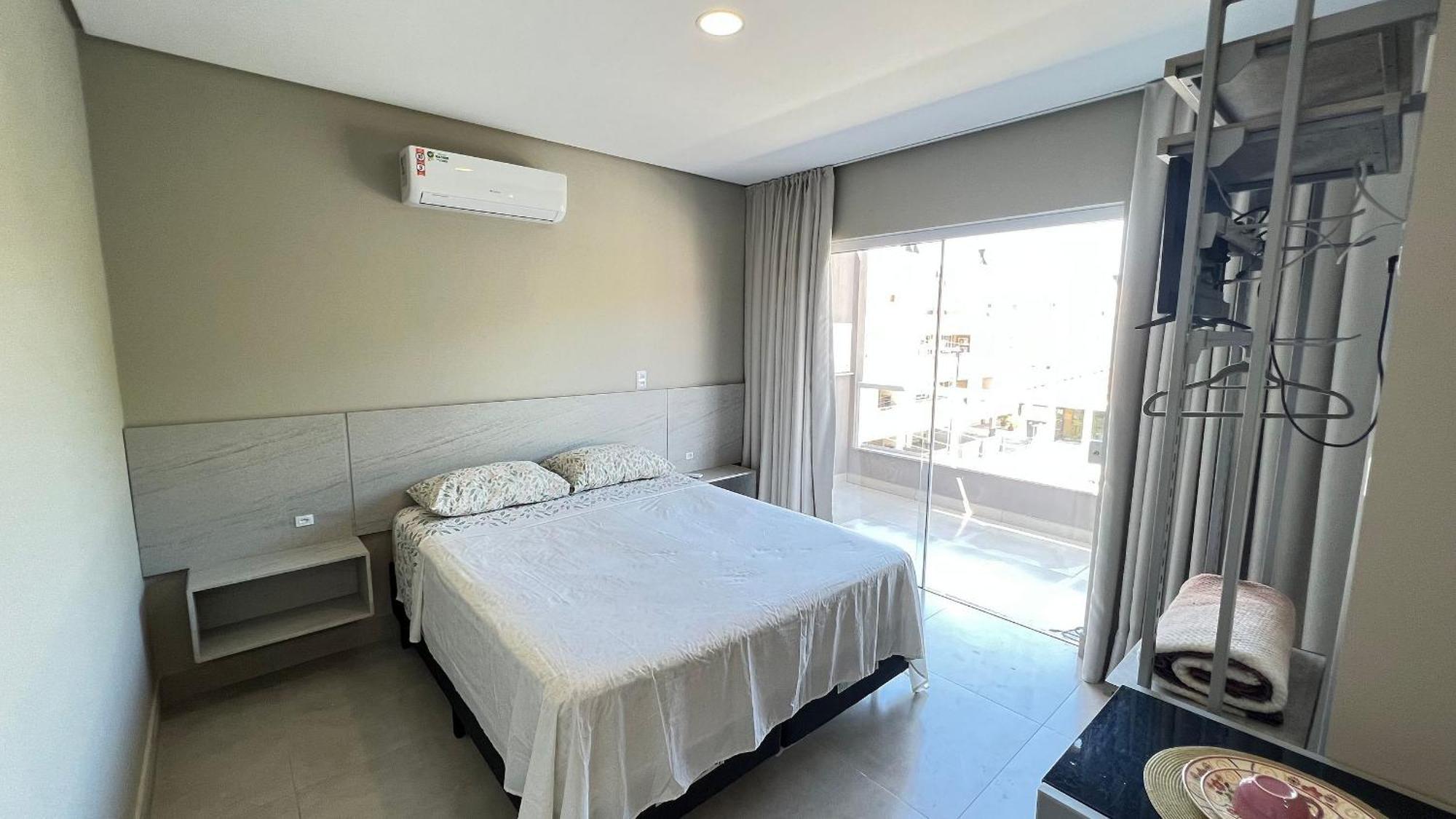 Residencial Tia Dilma Apartment Бомбиняс Екстериор снимка