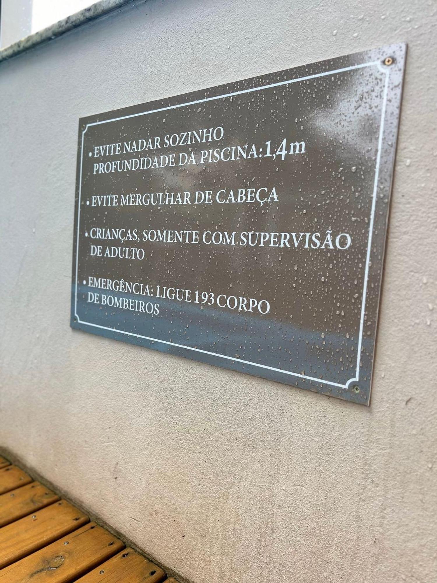 Residencial Tia Dilma Apartment Бомбиняс Екстериор снимка